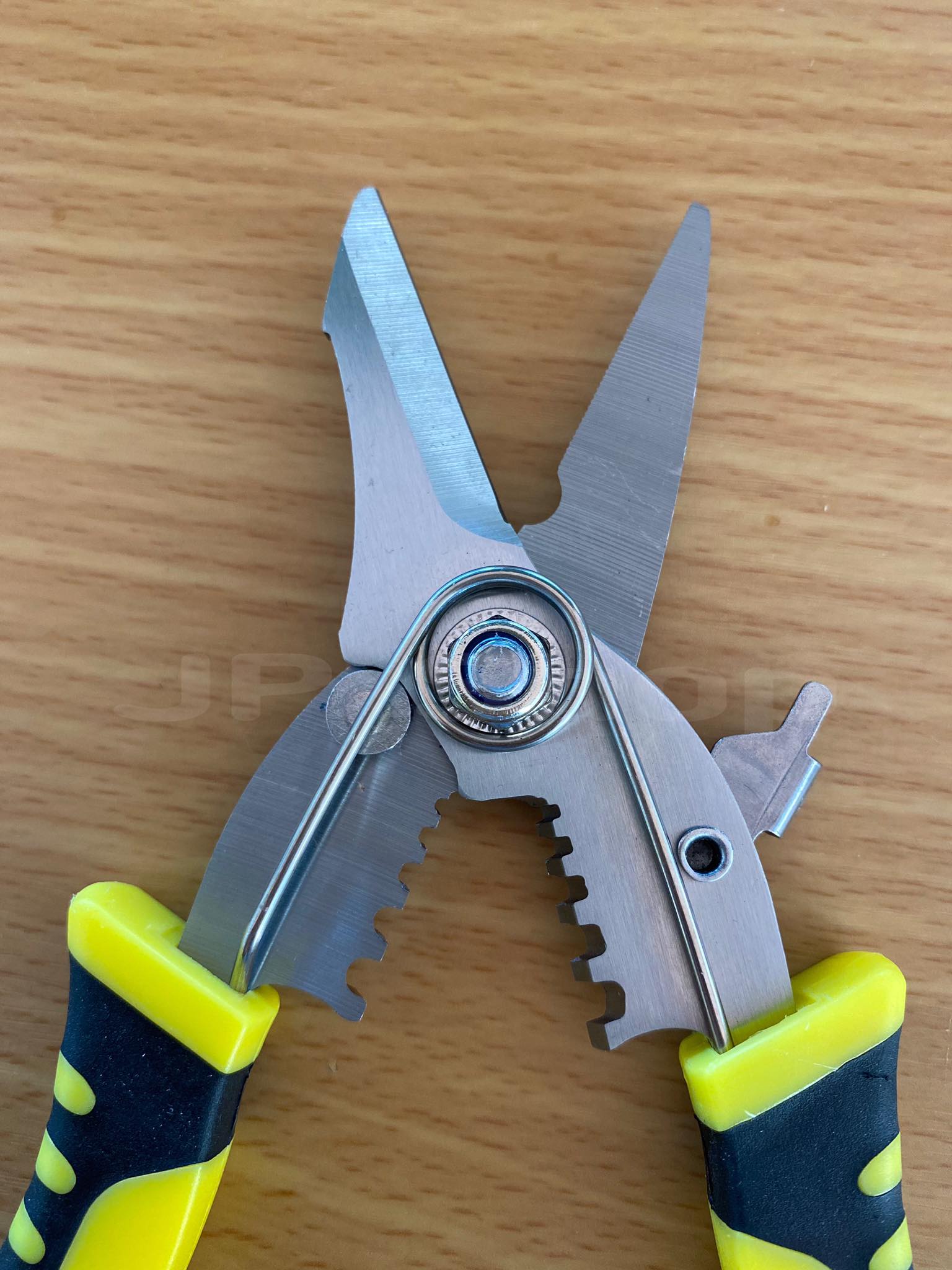 คีมปอกสายไฟ คีมตัดไฟ อเนกประสงค์ 2in1 ปากคีมแข็งแรง ทนทาน ปอกสายและตัดสายในตัวเดียวกัน #60129