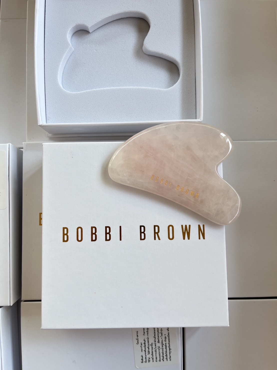 หินหยก กัวซา นวดหน้า- Bobbi Brown Gua Sha
