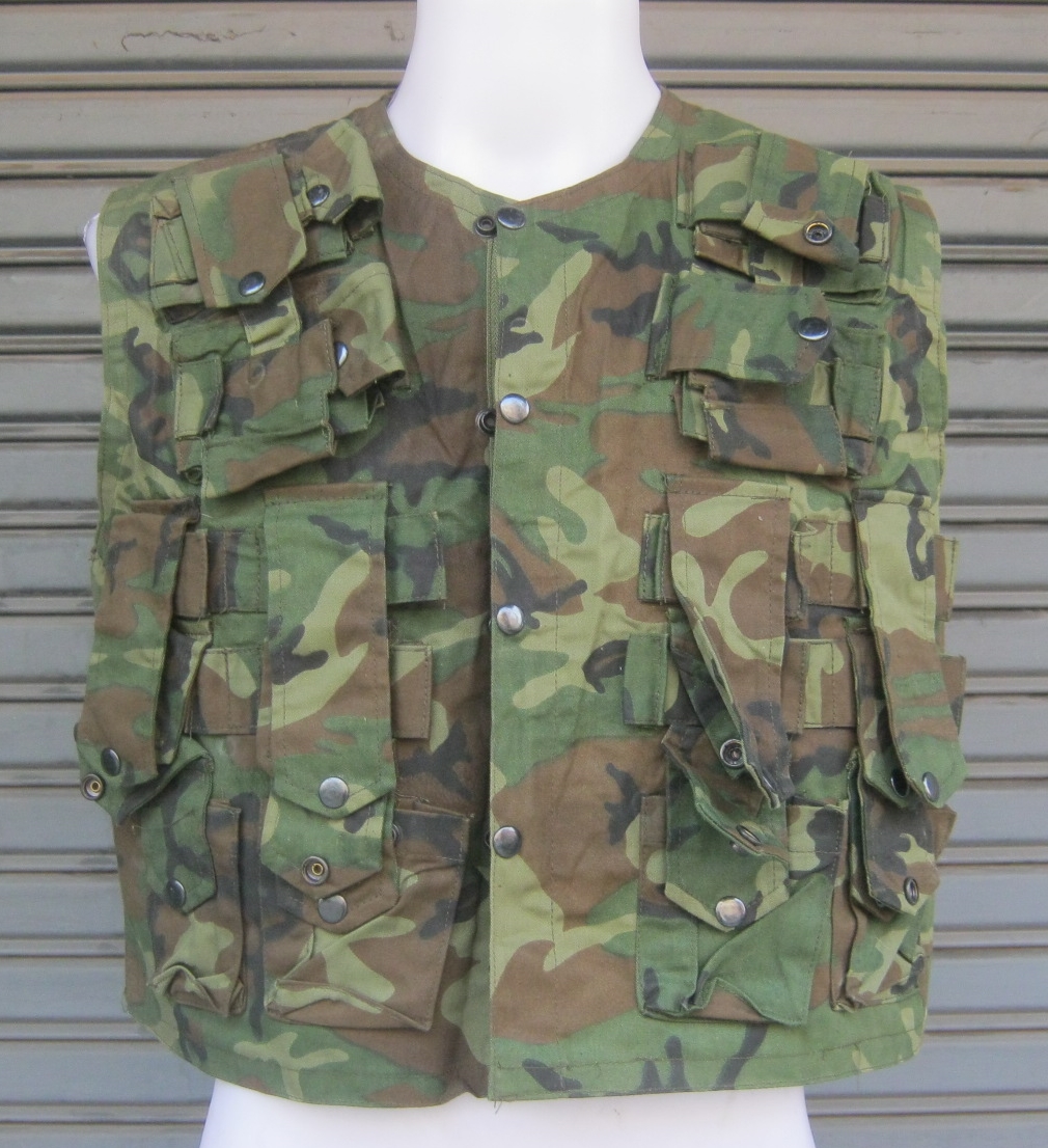 เสื้อกั๊กทหารไทย 2533