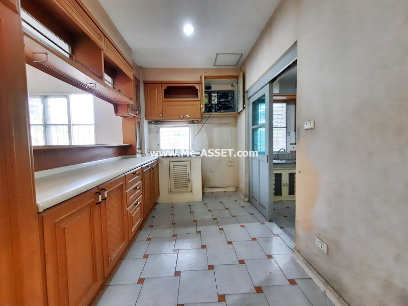 ขายบ้านเดี่ยว ม.นันทวัน (วงแหวน-รัตนาธิเบศร์) ถ.ตลิ่งชัน-สุพรรณบุรี ต.เสาธงหิน อ.บางใหญ่ นนทบุรี ต้นโครงการ ตรงข้ามสวนสาธารณะ / พื้นที่ 2 ชั้น 151 ตารางวา