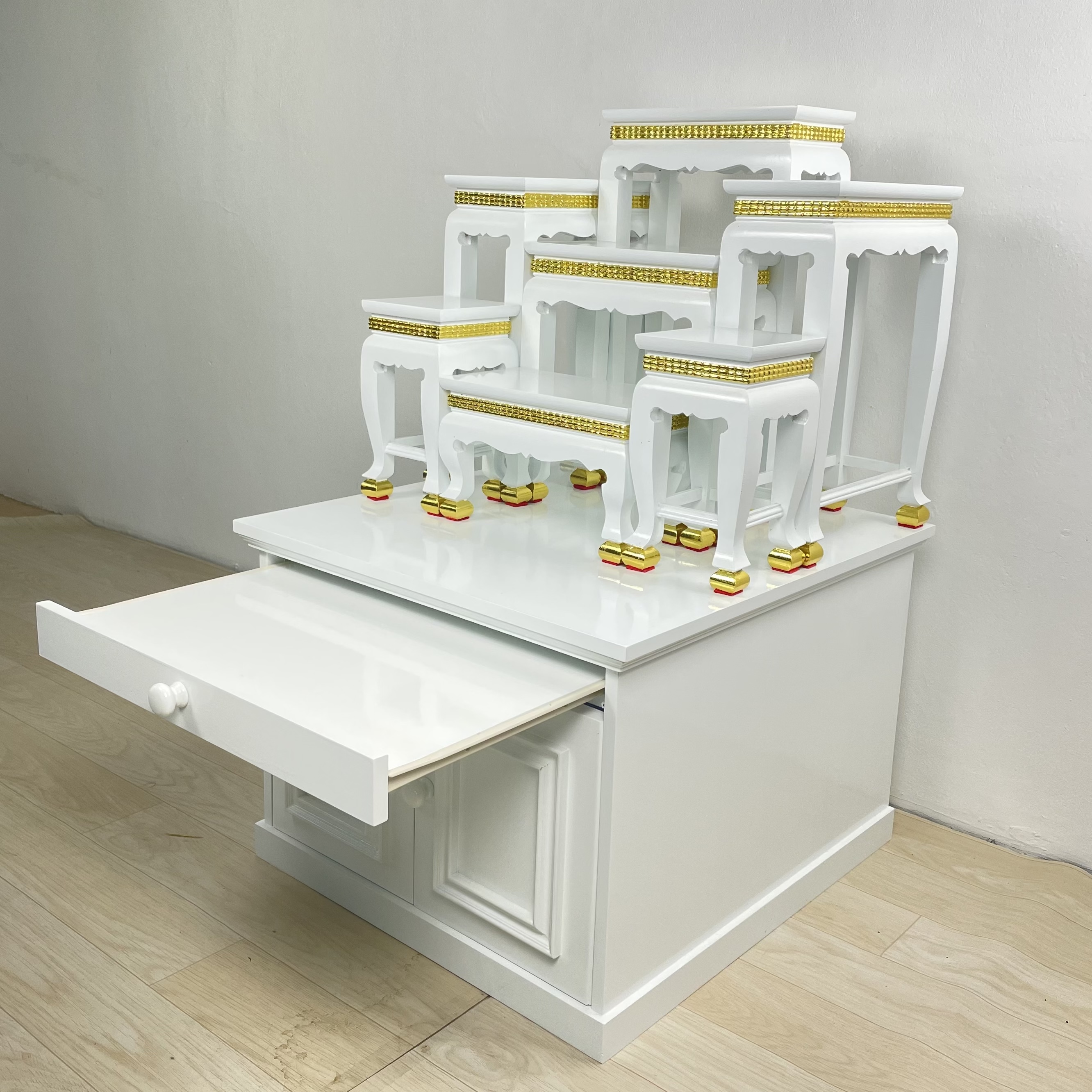 ตู้พระพร้อมโต๊ะหมู่ 7 หน้า 6 พิกุลขาว