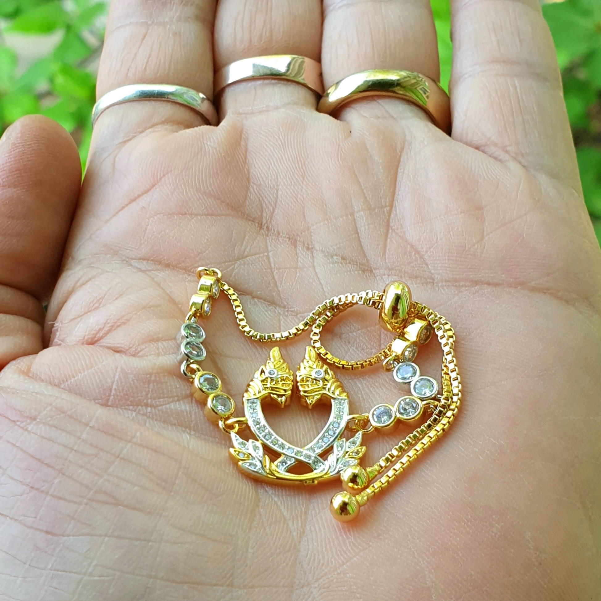 สร้อยข้อมือ นาคเกี้ยว เกี่ยวรัก ฝังเพชร สุดยอดเครื่องรางเสริมดวงเรื่องของความรัก ปรัปขนาดได้ พญานาค