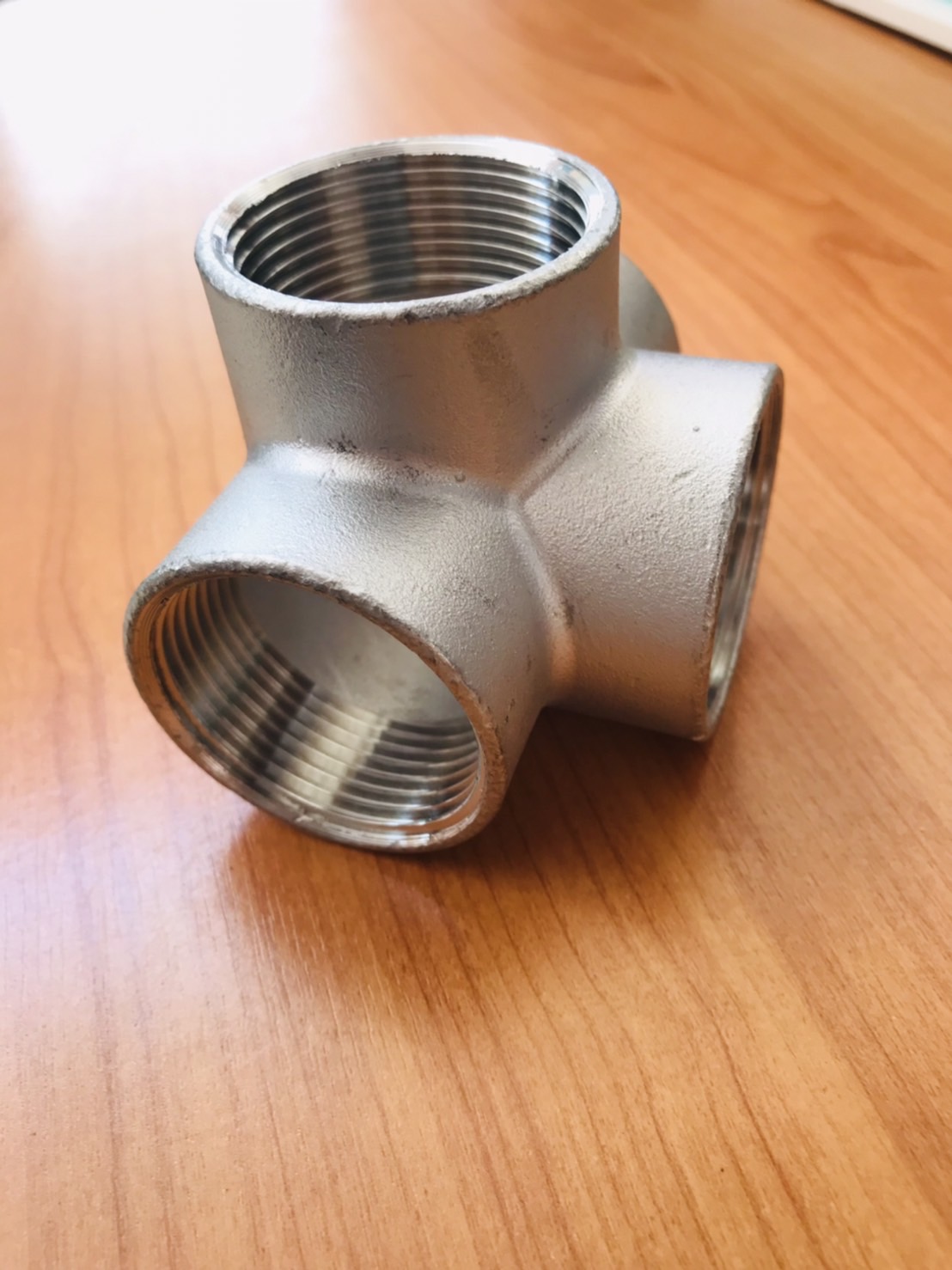 ข้อต่อสี่ทางเกลียวใน สแตนเลส 304 ขนาด 1 1/4 นิ้ว (#17537)