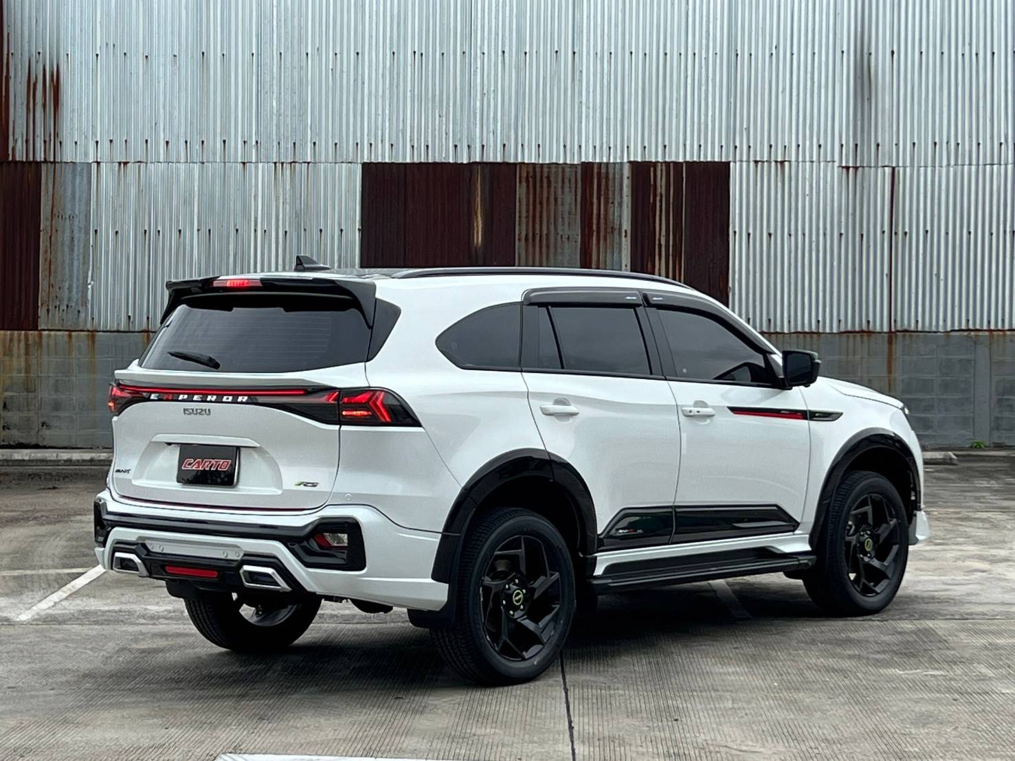 ชุดแต่ง ชุดสเกิร์ต Isuzu MU-X 2025 รุ่น EMPEROR M1 เฉพาะ RS