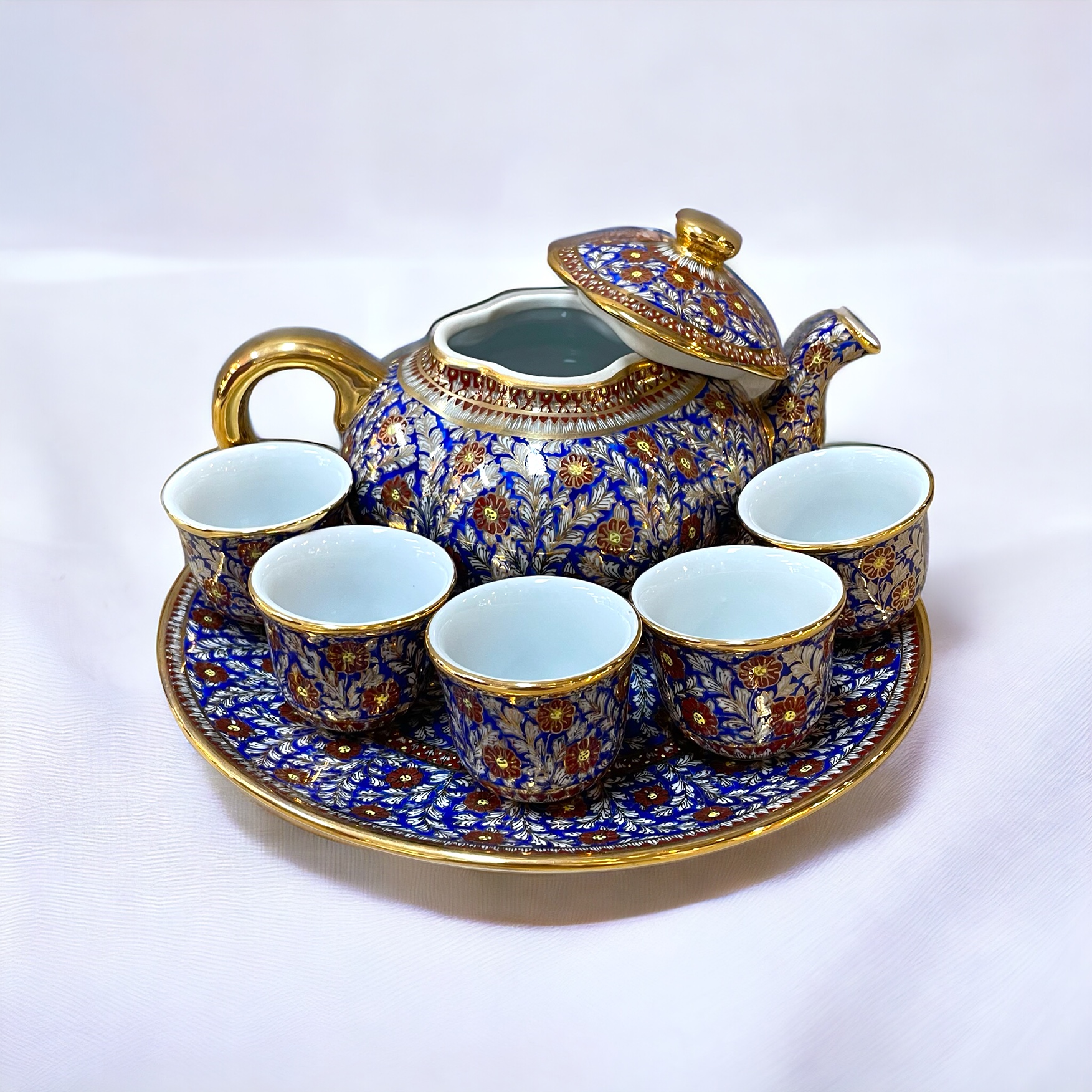 ชุดน้ำชาชุดเบญจรงค์ สีน้ำเงินทอง