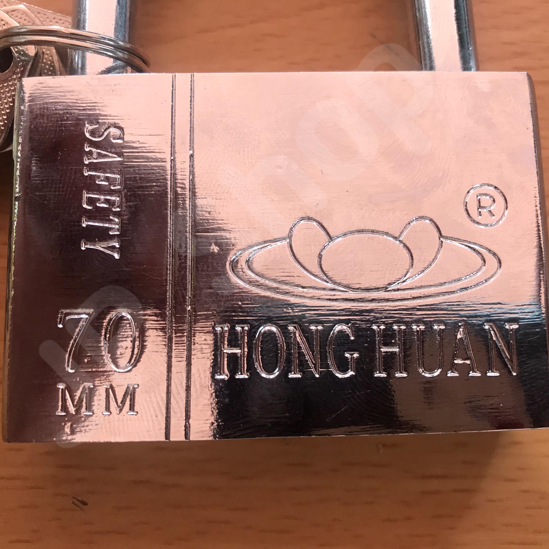 กุญแจล็อคบ้าน ล็อคครัว ล็อคอเนประสงค์ 70 มม. ล็อคแน่นหนา คงทน ราคาถูก สนใจสั่งซื้อได้เลย ห่วงสั้น #906