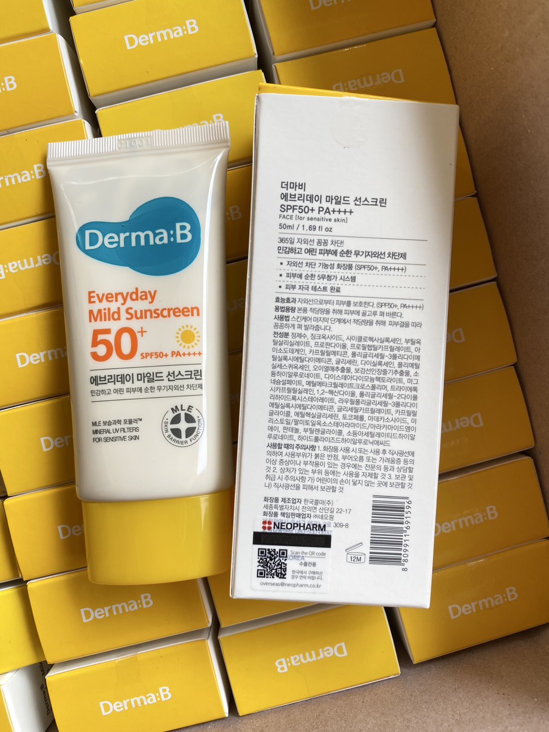 โลชั่นกันแดดสำหรับผิวแพ้ง่าย แบบหลอด Derma B Everyday Mild Sunscreen SPF50+ PA++++ 50ml.