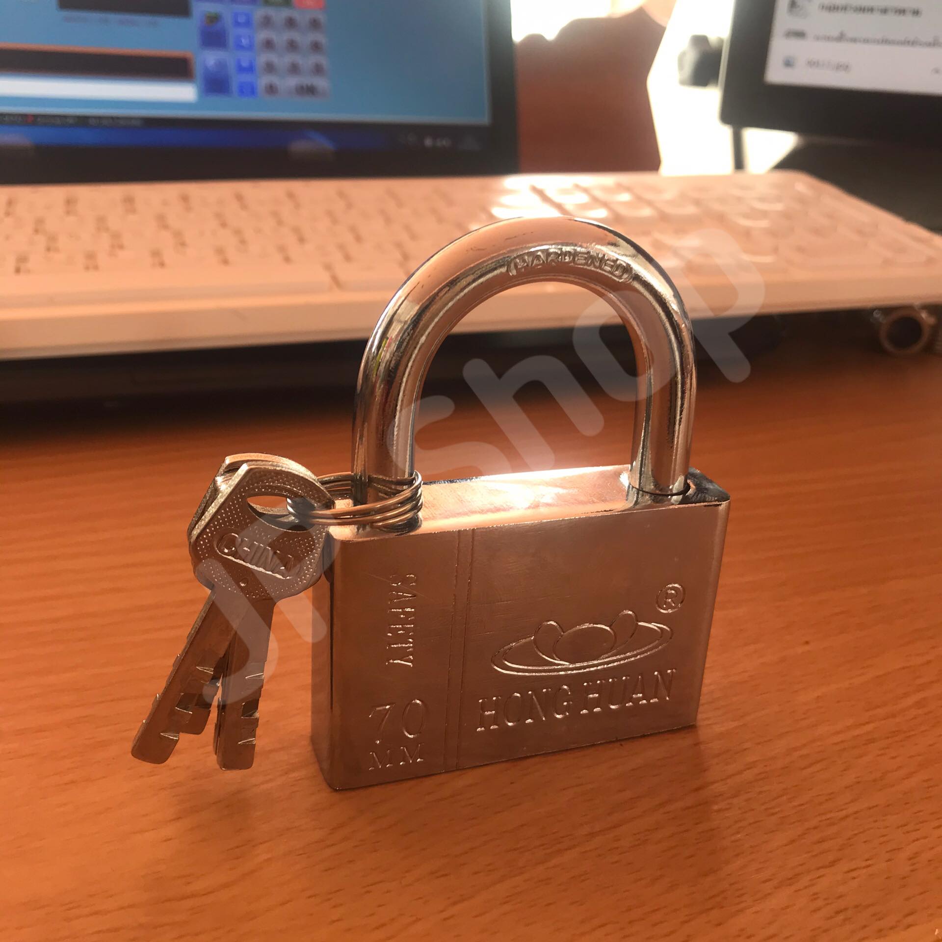 กุญแจล็อคบ้าน ล็อคครัว ล็อคอเนประสงค์ 70 มม. ล็อคแน่นหนา คงทน ราคาถูก สนใจสั่งซื้อได้เลย ห่วงสั้น #906