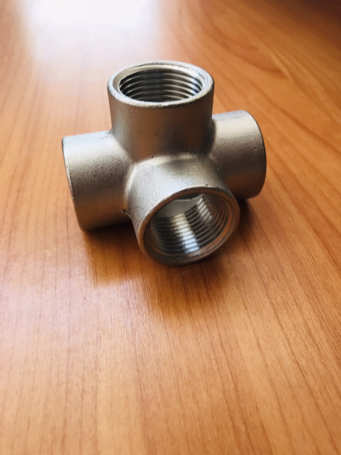 ข้อต่อสี่ทางเกลียวใน สแตนเลส 304 ขนาด 3/4 นิ้ว #17536