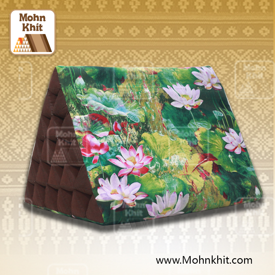 หมอนสามเหลี่ยม 21ช่องลายดอกบัว 60cmx80cmx50 cm // Big Triangle Khit Thai Floor Cushions Traditional handmade 21 holes.