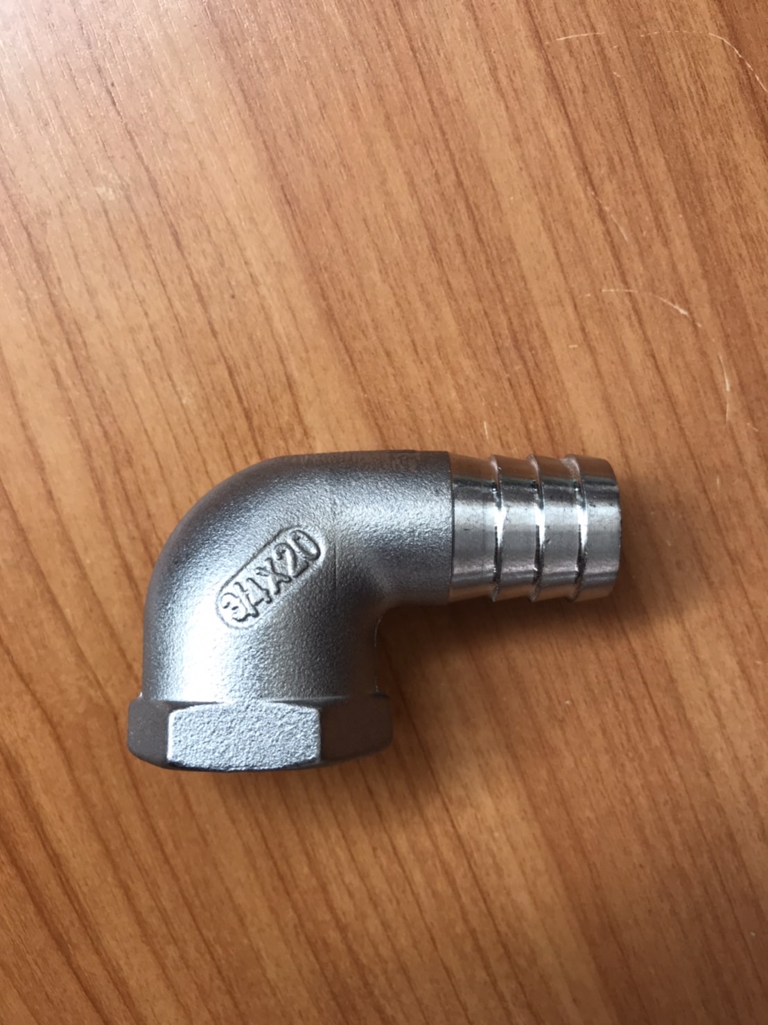 ข้องอเกลียวใน สแตนเลส 304 ขนาด 3/4 (6 หุน ) หางไหล 20 mm. ราคาต่อ1 ชิ้น #66130