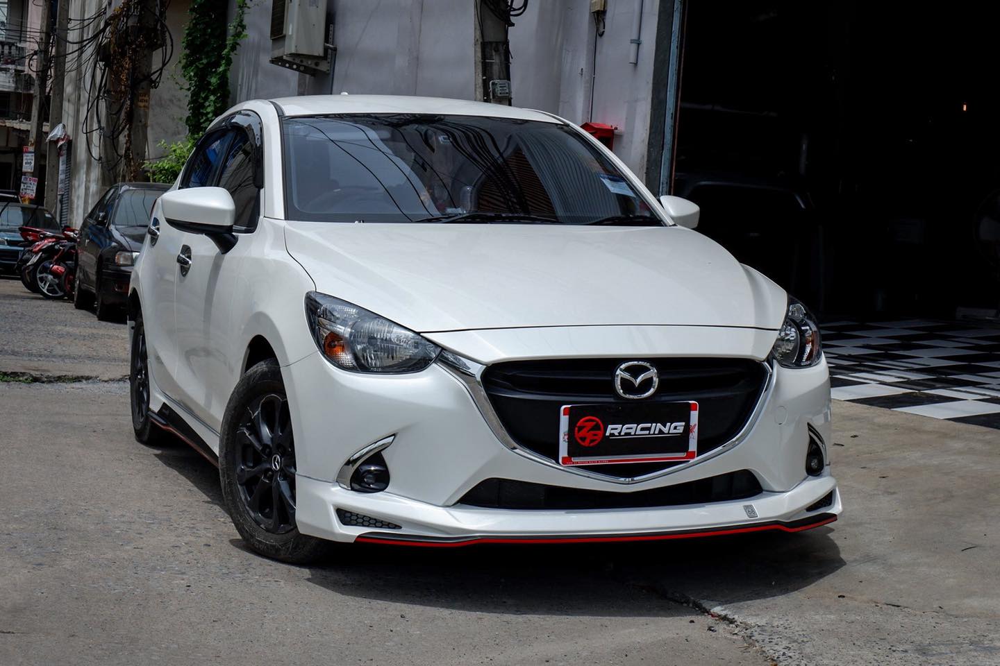 ชุดแต่ง Mazda 2 DRIVE 68 [5ประตู]