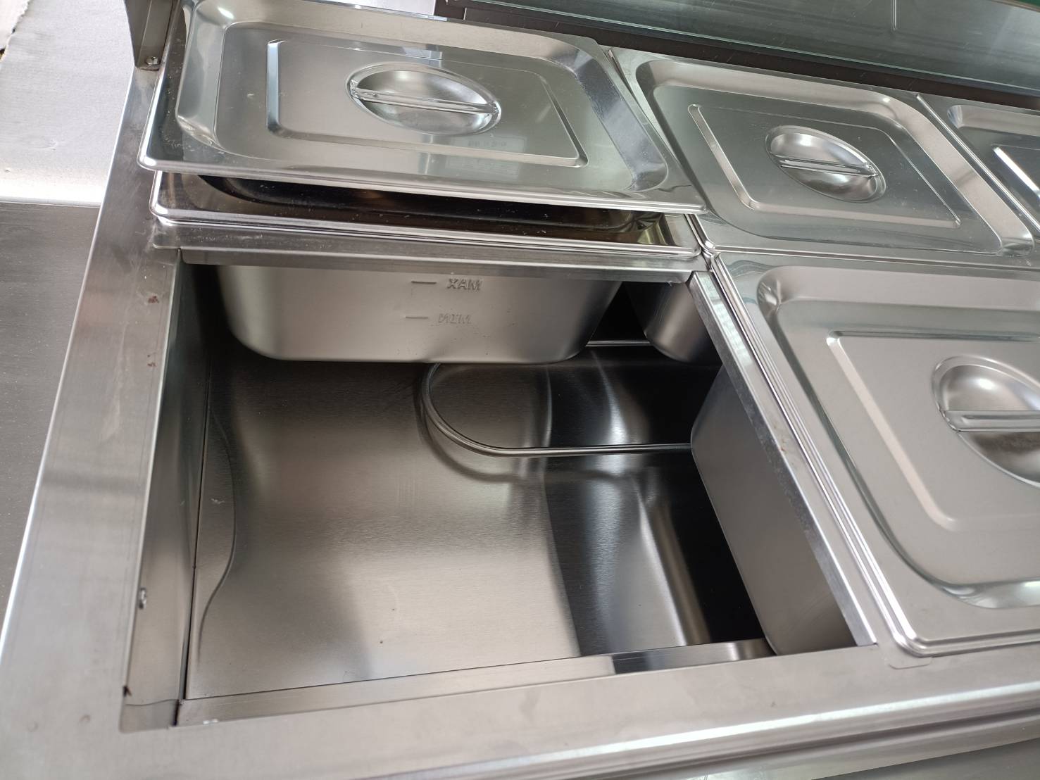 เตาอุ่นอาหารไฟฟ้าสแตนเลส 10 ถาด รุ่น : FQ-B210