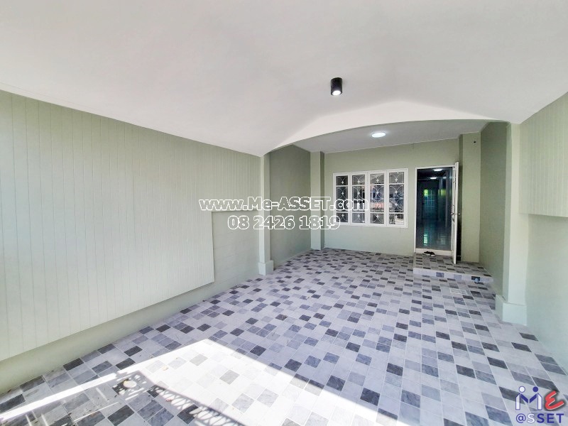 ขายทาวน์เฮ้าส์ รีโนเวทใหม่ ย่าน คูคต ลำลูกกา คลอง2 ปทุมธานี : บุศรินทร์ 2 : 2 ชั้น 21.2 ตารางวา