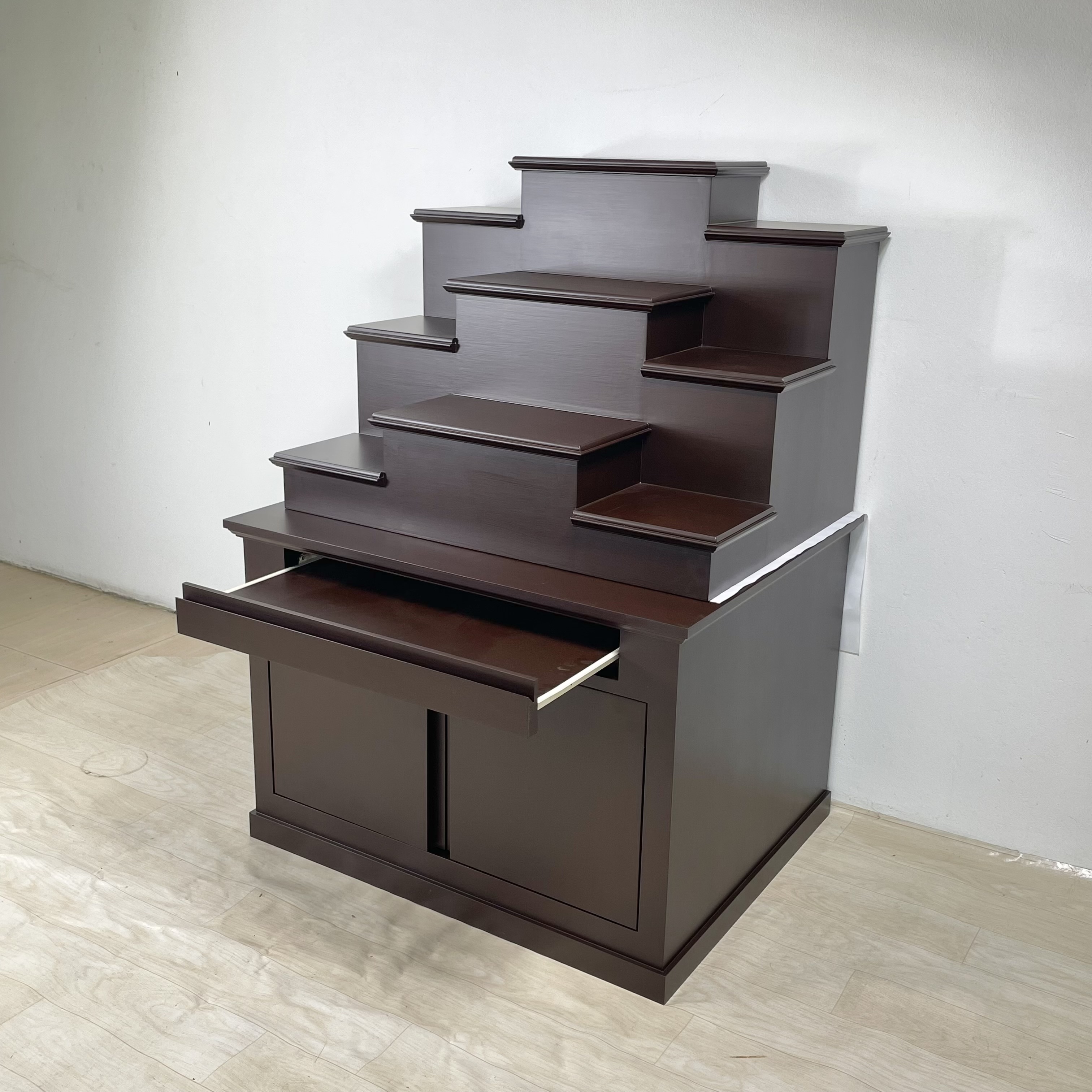 ตู้พระแบบสูง 7x8 ขั้นบันได 9 ขั้น ด้านน้ำตาล