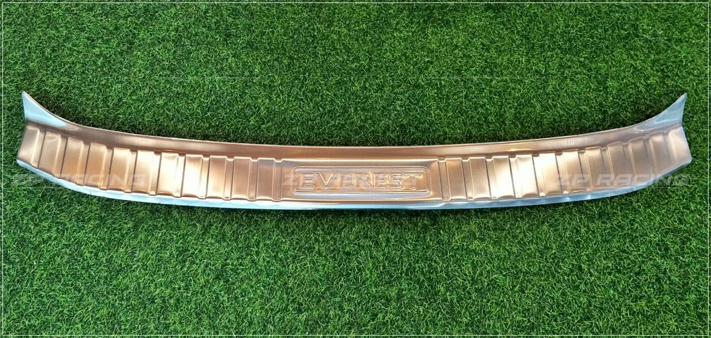 เพลทกันรอยท้าย Everest Stainless (ด้านนอก)
