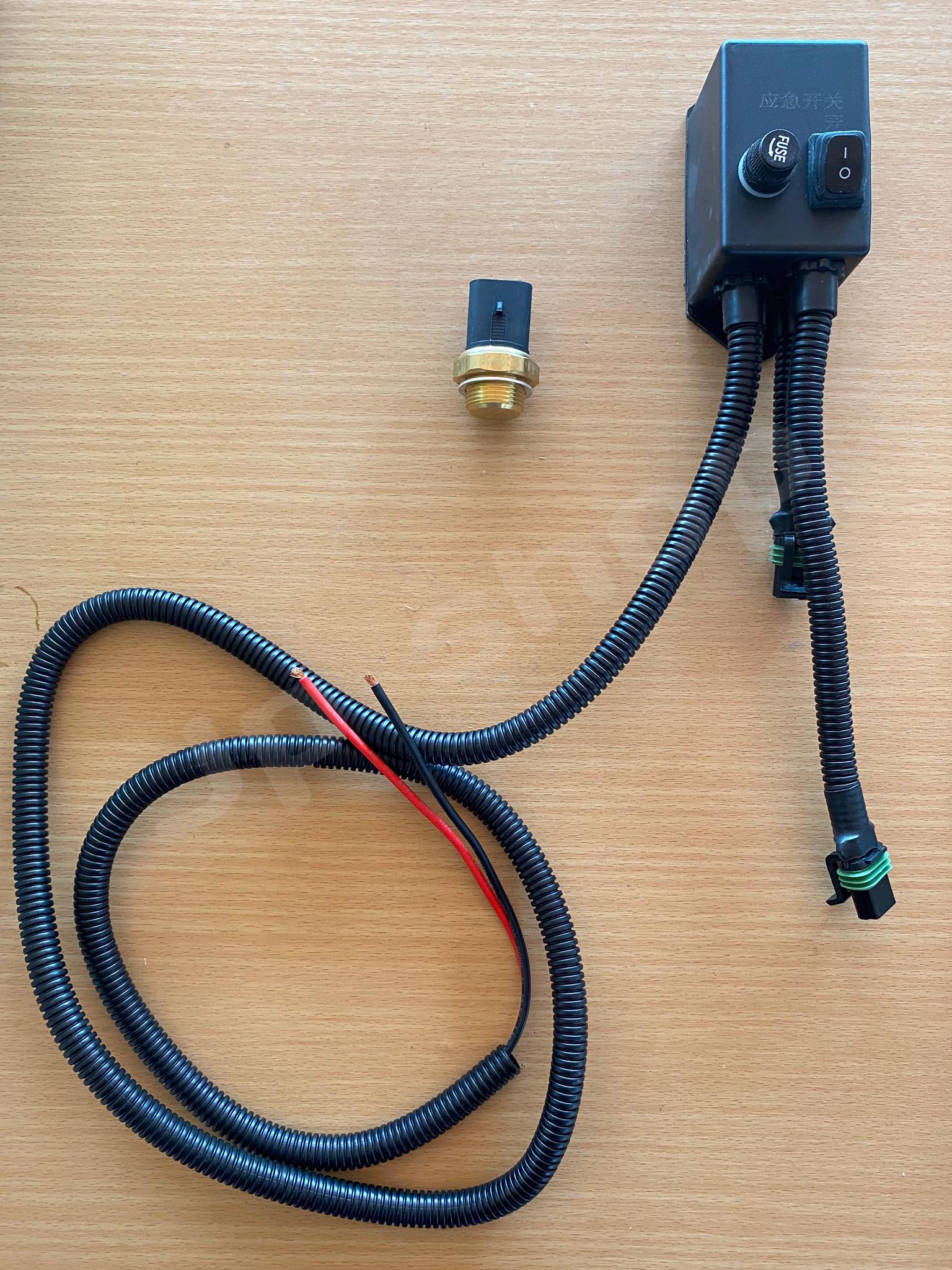 กล่องไฟควบคุมออยคลูเลอร์รถโม่ปูน ควบคุมออยคลูเลอร์ 24V พร้อมเซ็นเซอร์วัดความร้อน #8001450