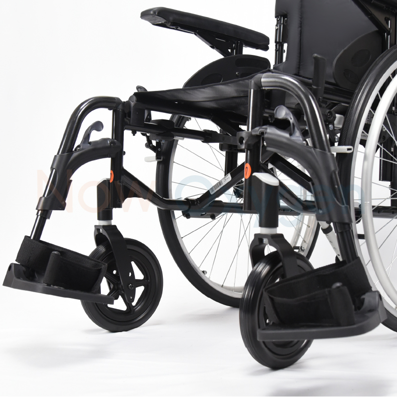 รถเข็นผู้ป่วย Invacare Action 2NG ล้อใหญ่ เบาะกว้าง รับประกัน 2 ปี