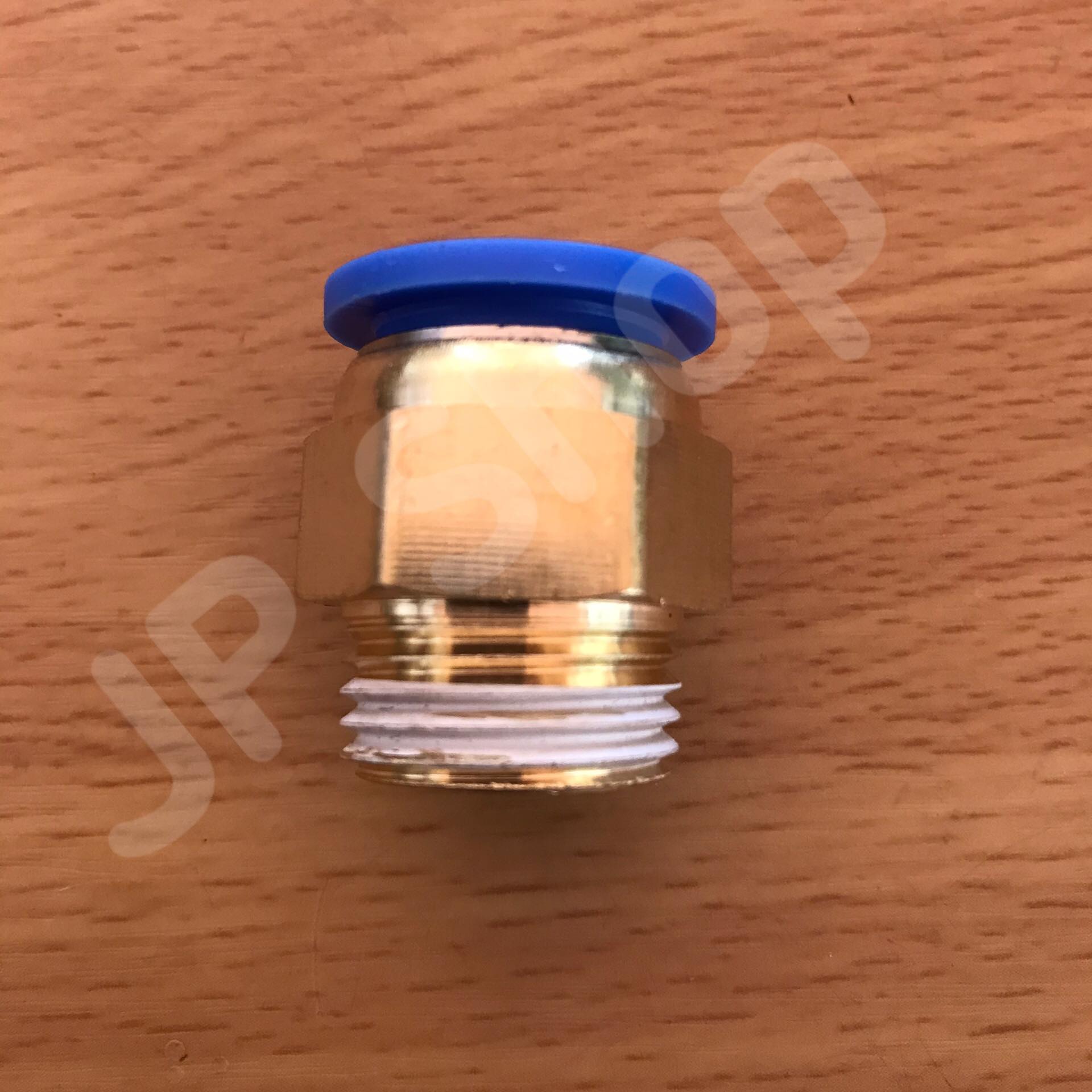 ฟิตติ้งสายลม 16 มม. ข้อต่อ PC-16-04 เกลียว 4 หุน #16041 ราคา 1 ตัว