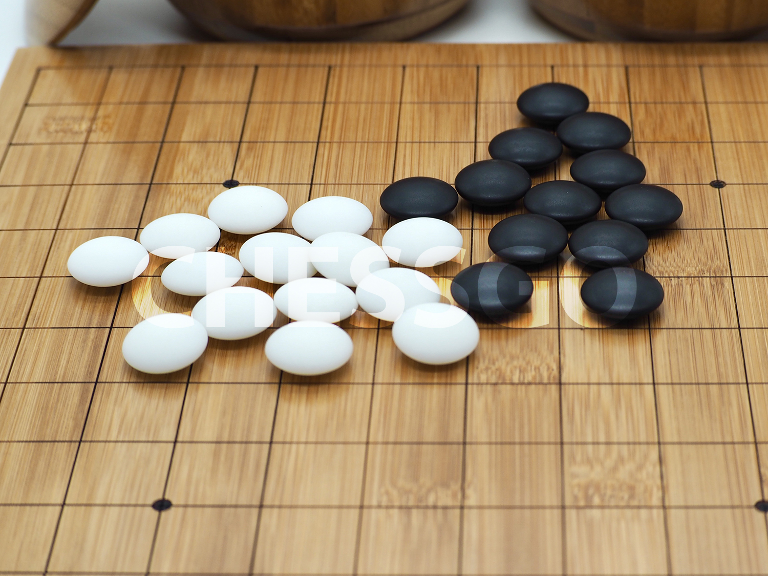 ชุดหมากล้อมไม้ (กระดานไม้ไผ่9/13เส้น+เม็ดเมลามีน80/80เม็ด+โถไม้ไผ่M)