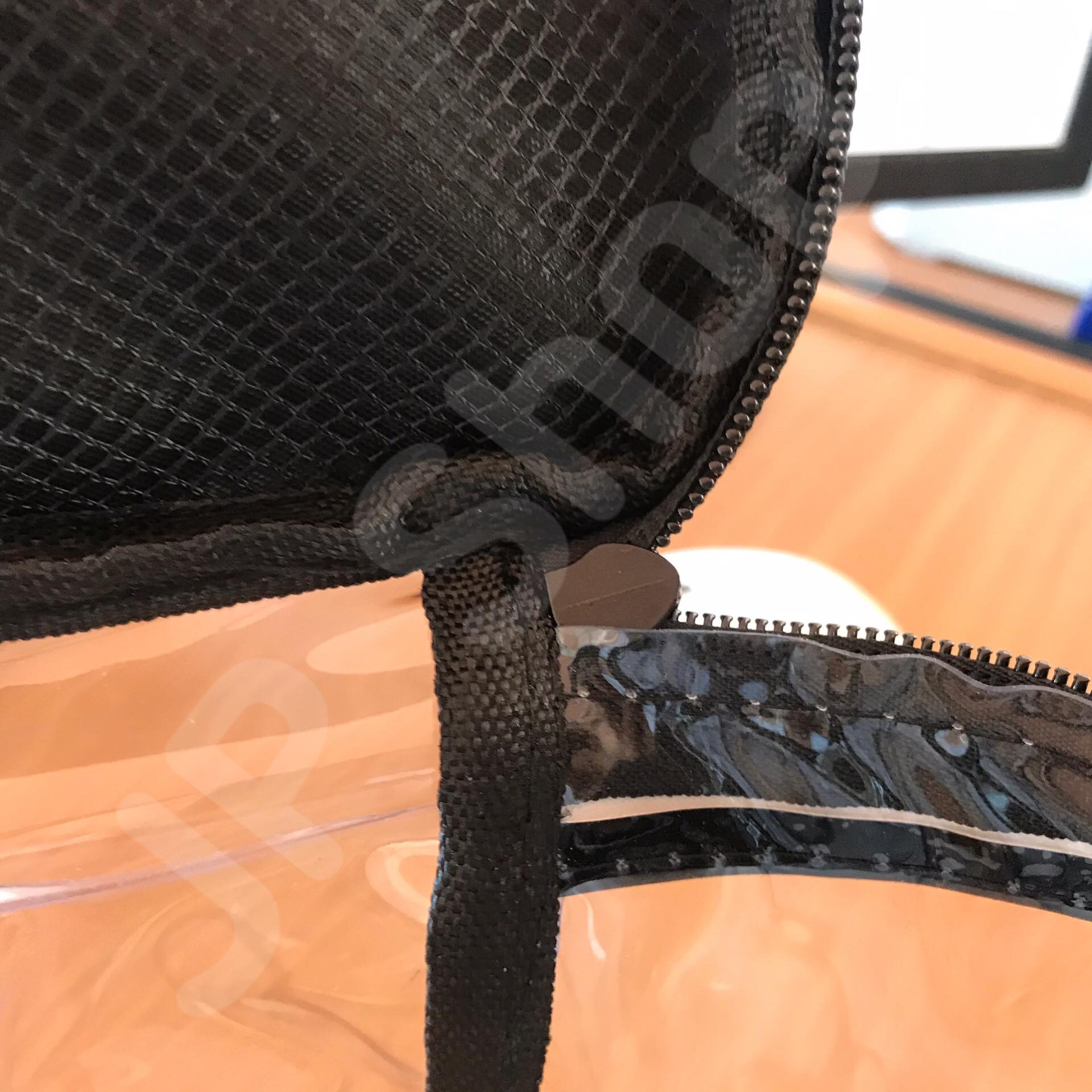 กระเป๋าใส่เครื่องสำอาง ทรงกระบอก สีดำ โปร่งใส ราคา/1 ใบ #0151