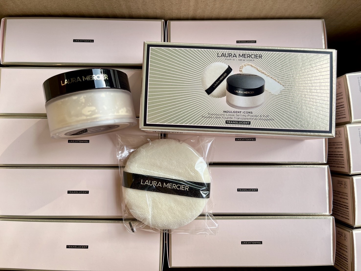 Laura Mercier Loose Setting Powder Translucent 29g. and Velour Puff แป้งฝุ่นโปรงแสงสำหรับทุกสีผิว