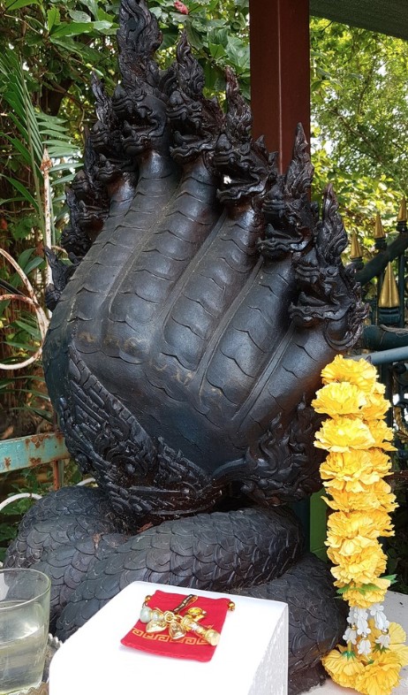 ชุดจี้ เบญจคุณมงคล5องค์ ประกอบไปด้วยวัตถุมงคล 5 อย่าง ปลุกเสกแล้ว!!!แถมยันต์1ผืน มีของสั่งได้เลยคะ