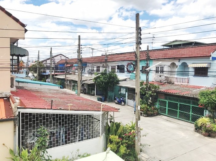 ขายทาวน์เฮ้าส์ หลังมุม ม.วีรวัฒน์ ถ.เพชรเกษม 94 แขวงบางแคเหนือ เขตบางแค กรุงเทพ ใกล้รถไฟฟ้า / พื้นที่ 2 ฃั้น 28 ตารางวก