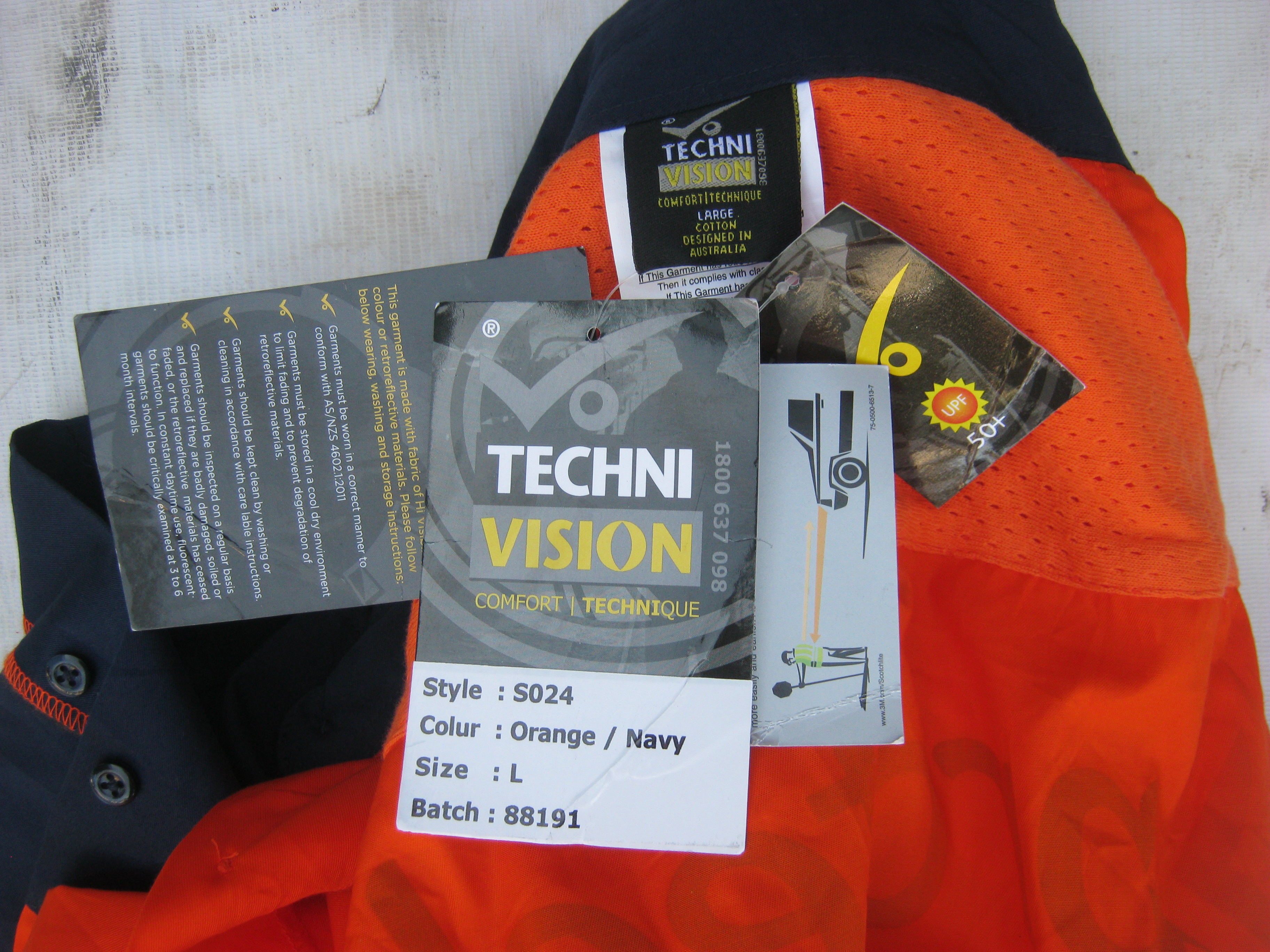 ขายแล้ว เสื้อสะท้อนแสงคุณภาพเยี่ยม Protech