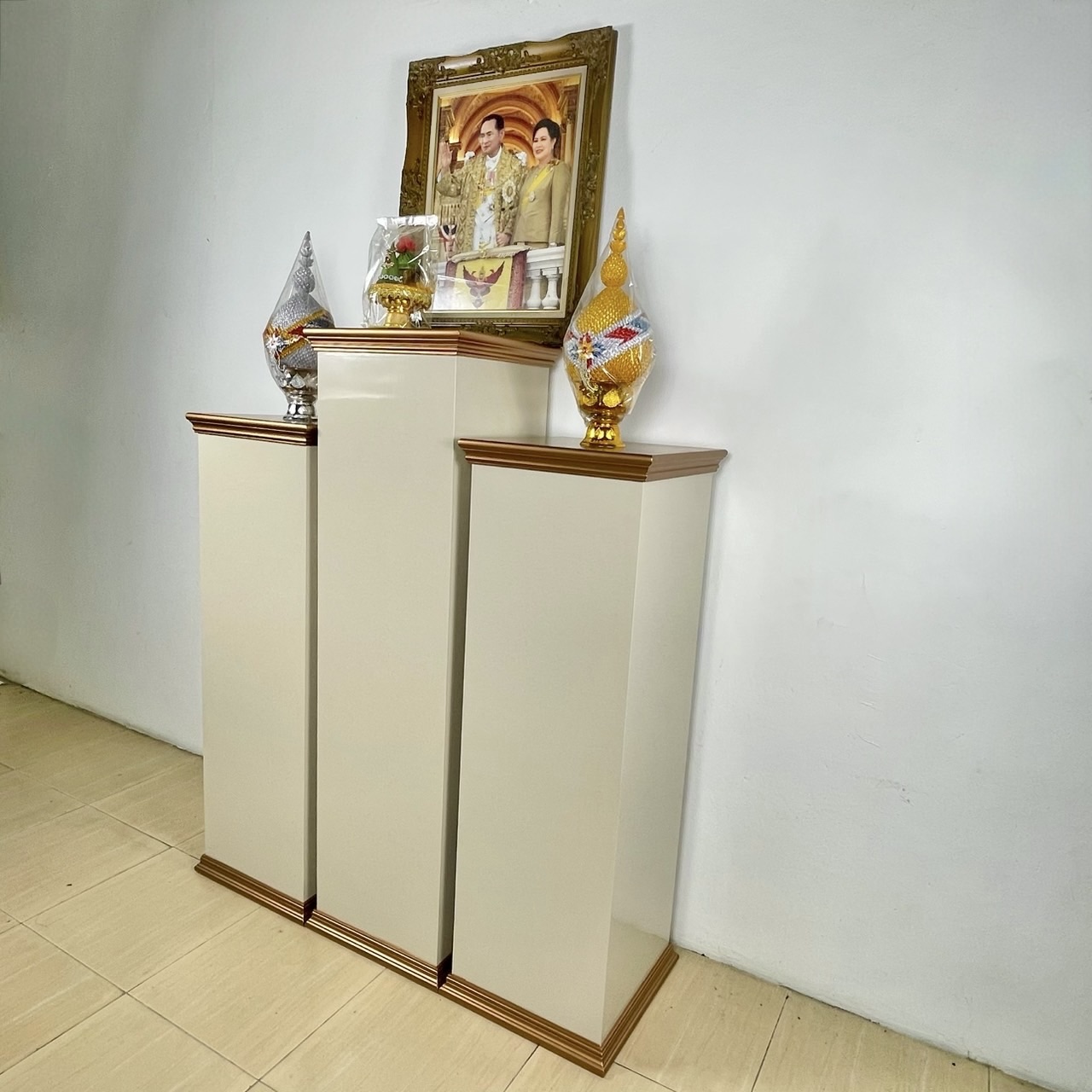แท่นถวายพระพร สีครีมท็อปพิงก์โกลด์