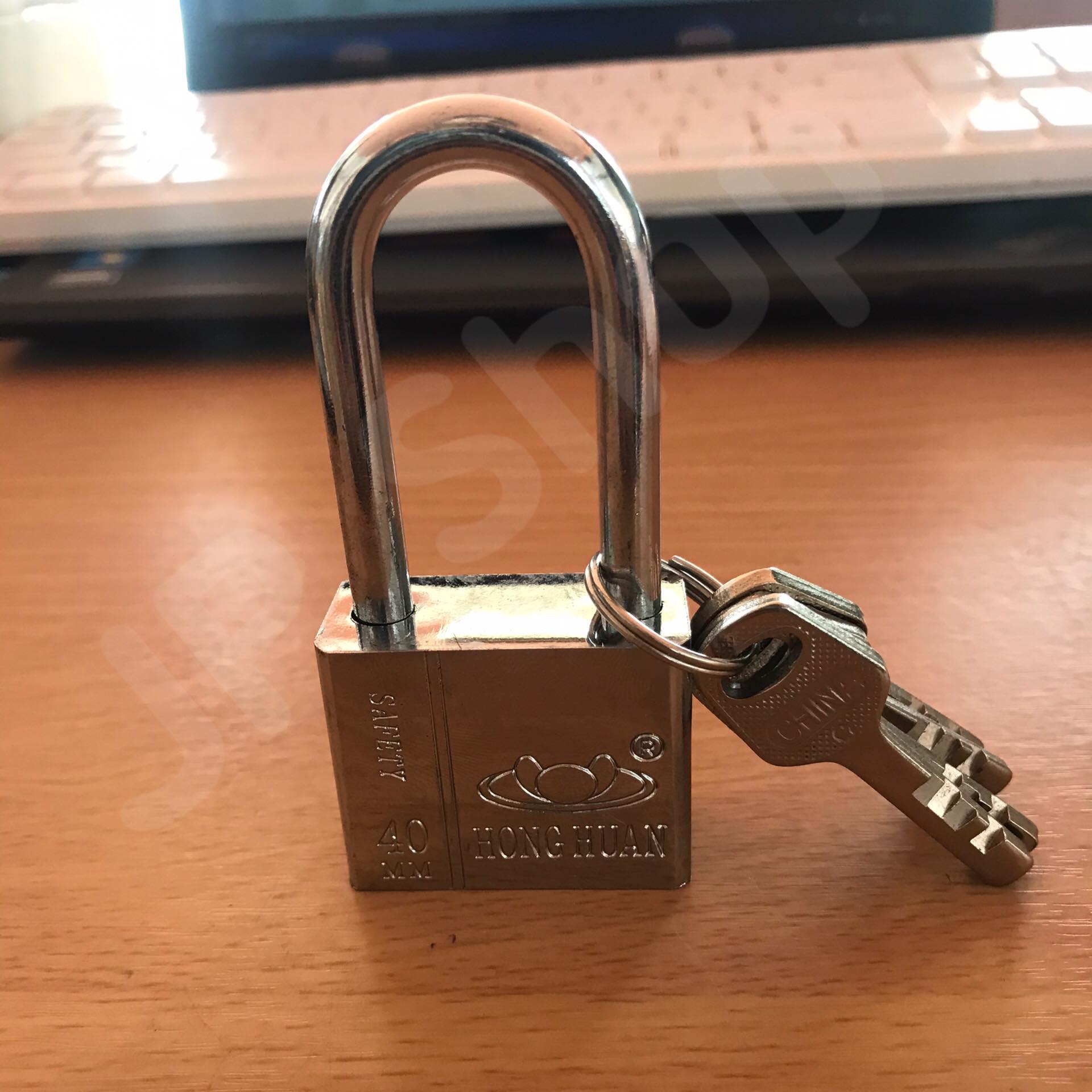 กุญแจล็อคบ้าน ล็อคครัว ล็อคอเนประสงค์ 40 มม. ล็อคแน่นหนา คงทน ราคาถูก สนใจสั่งซื้อได้เลย ห่วงยาว #697134232124