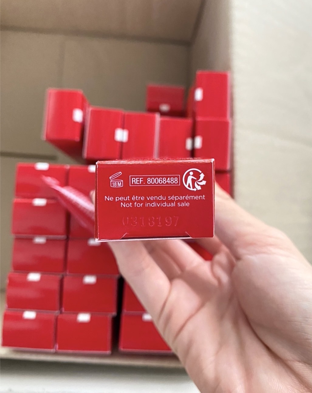 CLARINS Total Eye Lift 7ml. ขนาดทดลอง ครีมบำรุงรอบดวงตา (1กล่อง)