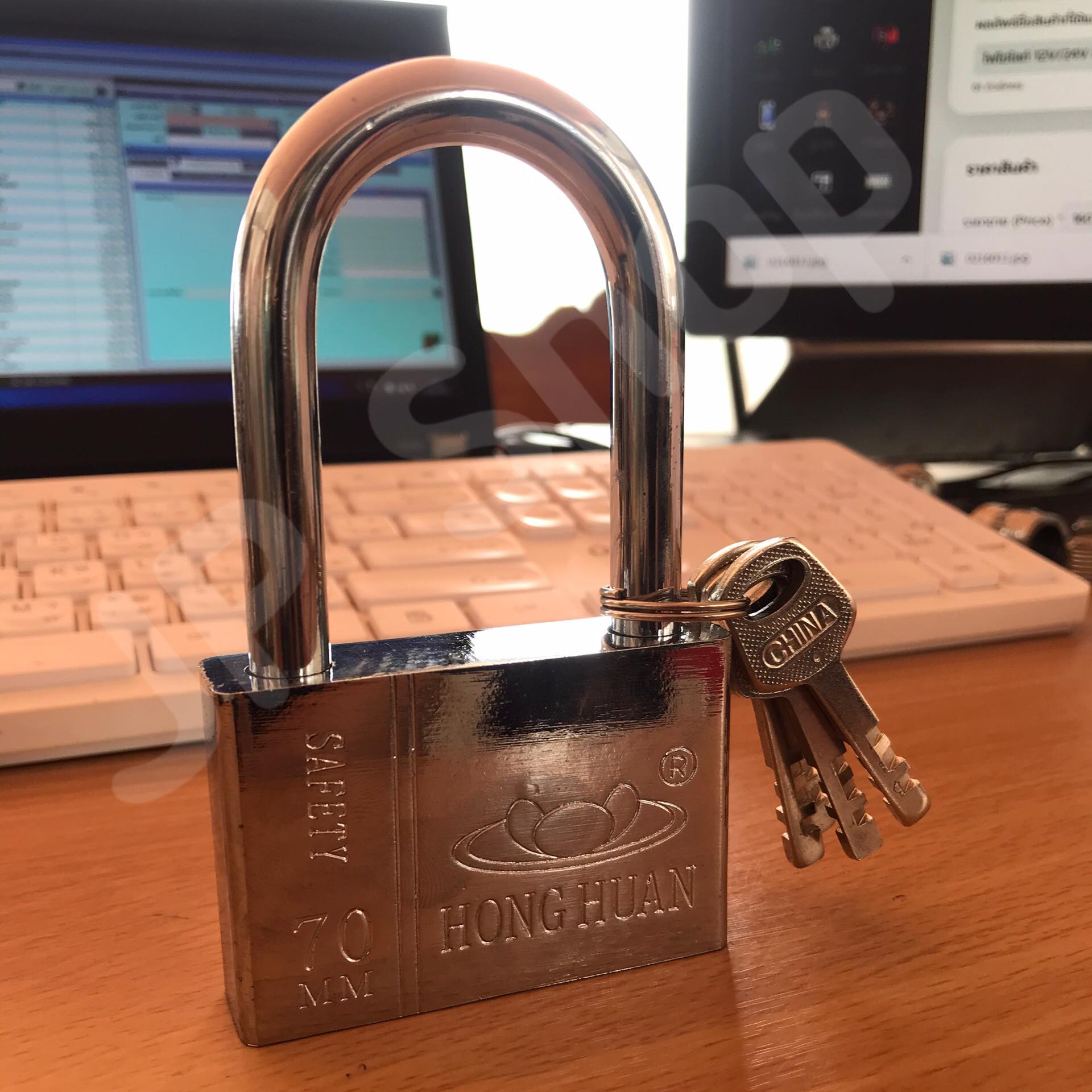 กุญแจล็อคบ้าน ล็อคครัว ล็อคอเนประสงค์ 70 มม. ล็อคแน่นหนา คงทน ราคาถูก สนใจสั่งซื้อได้เลย ห่วงยาว #901