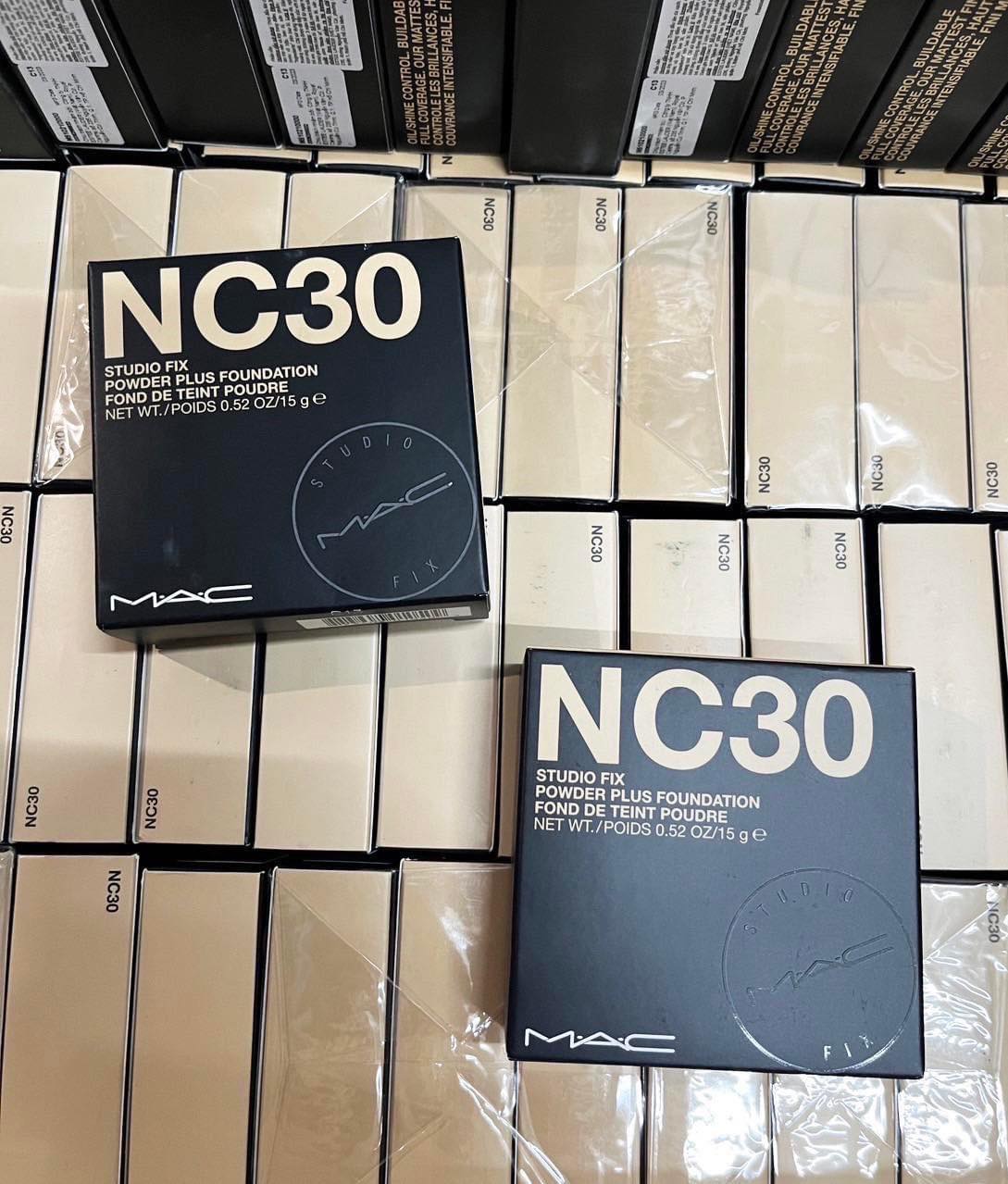 แป้งผสมรองพื้น MAC Studio Fix Powder Plus Foundation 15g.