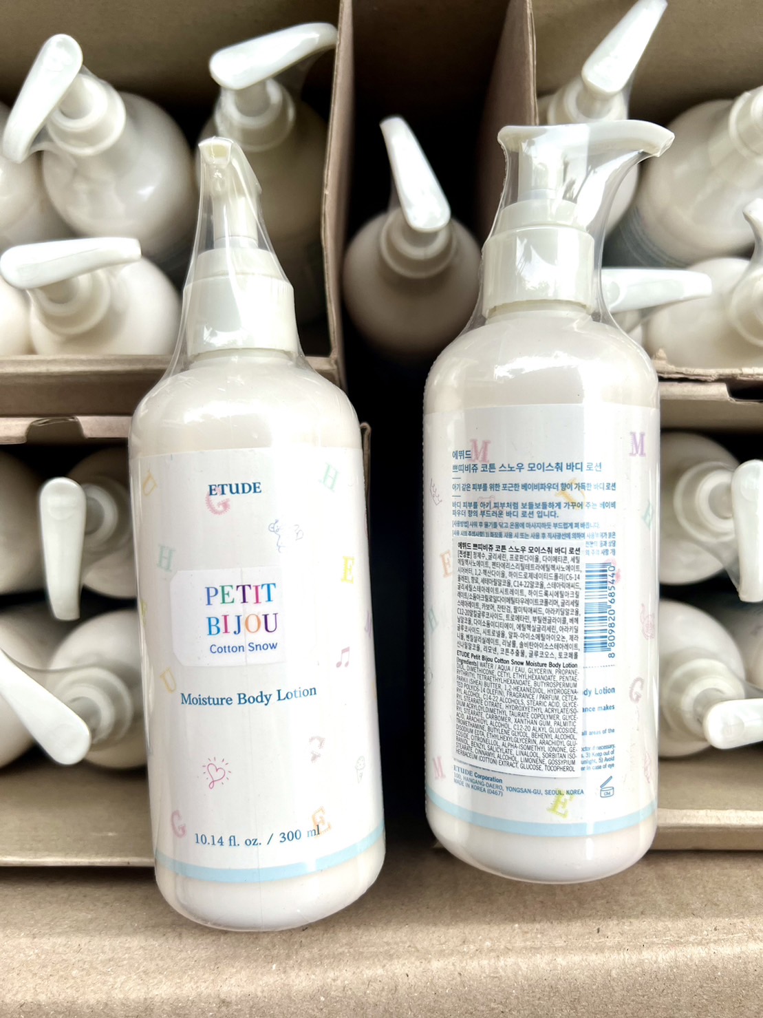 Etude House Petit Bijou Cotton Snow Moisture Body Lotion 300ml. โลชั่นบำรุง กลิ่นแป้งเด็ก