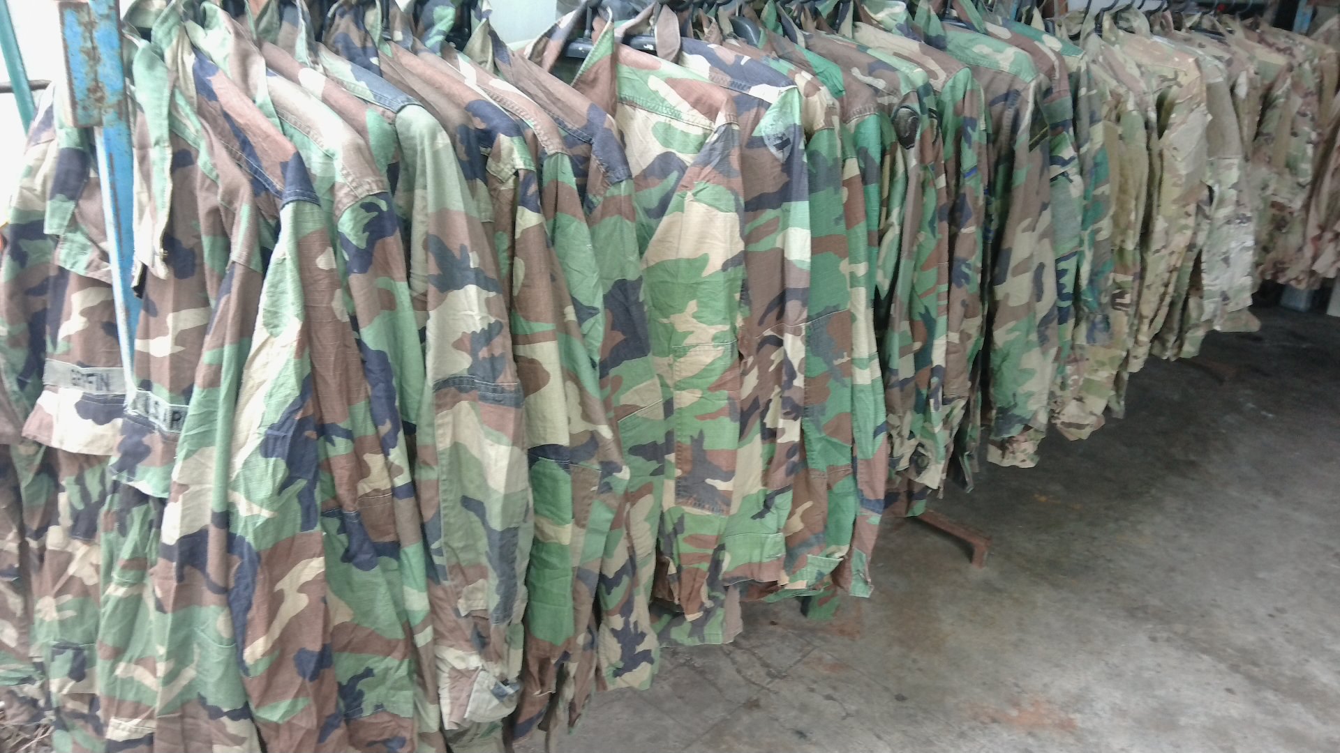 เสื้อทหารสหรัฐ M81 ลายwoodland