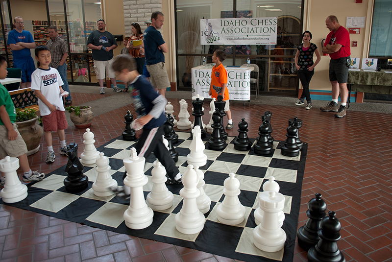 25" Giant Chess Set with Nylon Board ชุดหมากรุกยักษ์25นิ้ว+กระดานผ้าไนลอน