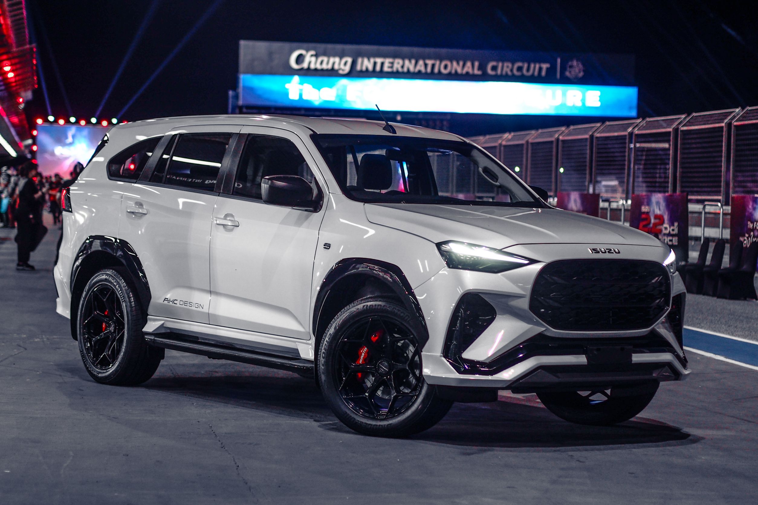 ชุดแต่ง ชุดสเกิร์ต Isuzu MU-X 2025 รุ่น AKC