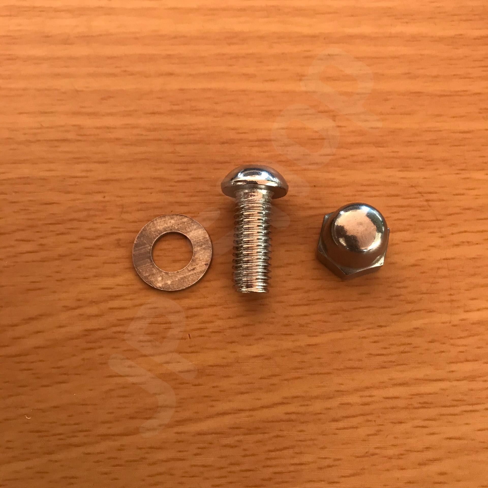 สกรูกลมเหลี่ยม M8*20 พร้อมฝาน็อตสแตนเลสM3-M24 ฝากลม M8 #050 #010 #00500 ขายเป็นแพ็ค แพ็ค5 ชุด