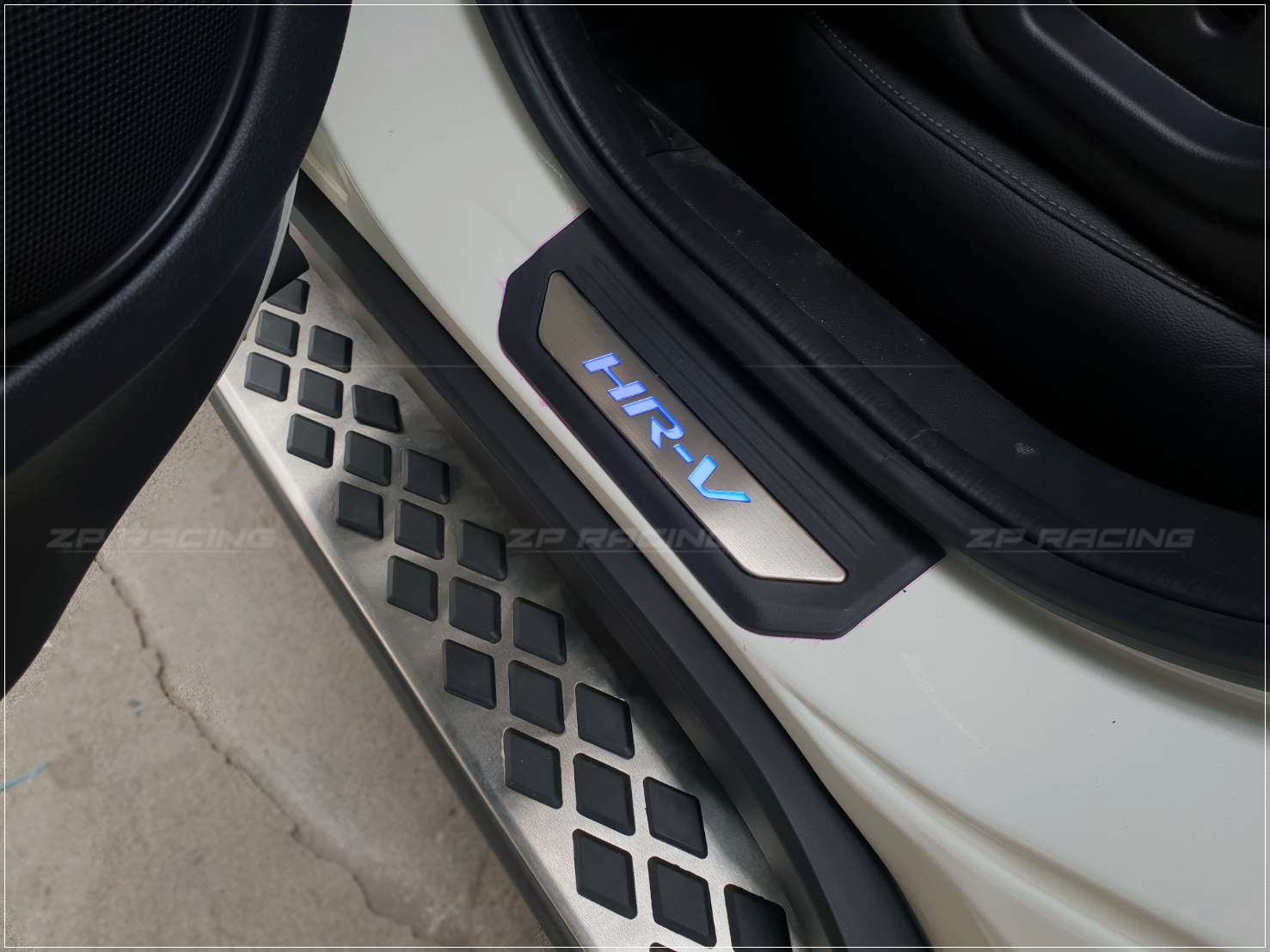 คิ้วบันได Modulo มีไฟ LED HR-V 2014-2021