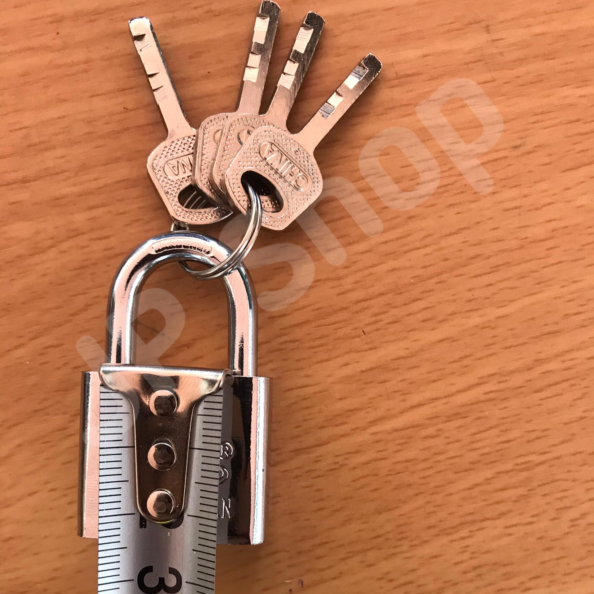 กุญแจล็อคบ้าน ล็อคครัว ล็อคอเนประสงค์ 30 มม. ล็อคแน่นหนา คงทน ราคาถูก สนใจสั่งซื้อได้เลย ห่วงสั้น #910