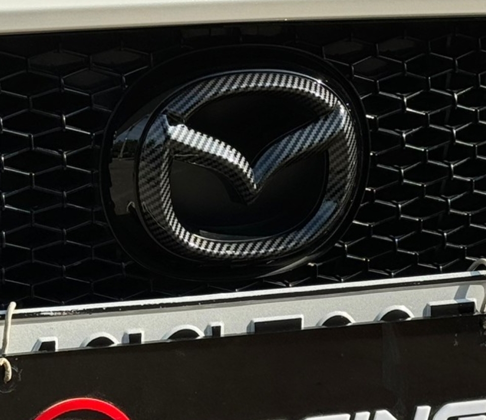 LOGO กระจังหน้า Carbon Mazda 3
