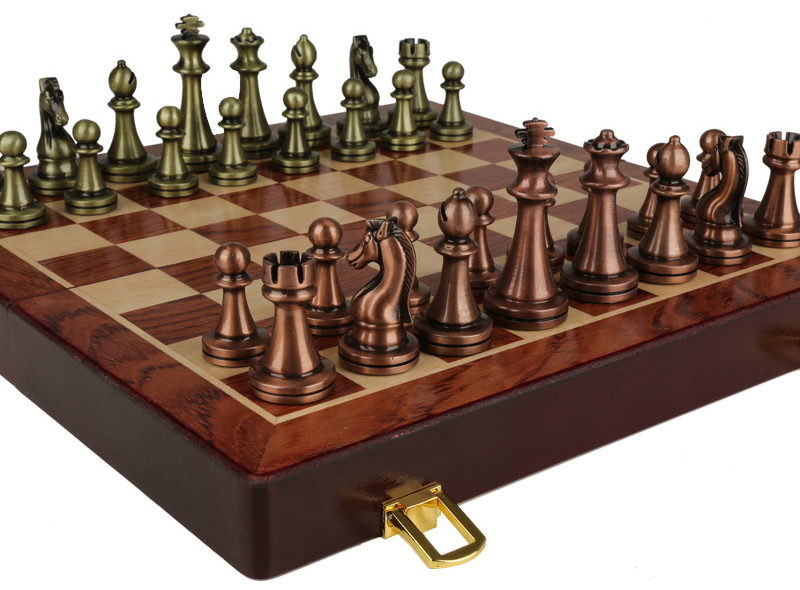 ชุดหมากรุกสากลไม้พับ (ตัวMetal สีgreen bronze & red bronze) Wooden Chess Set