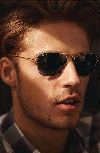 แว่นกันแดด Ray-Ban Caravan Gold G15 RB3136 001 S.58