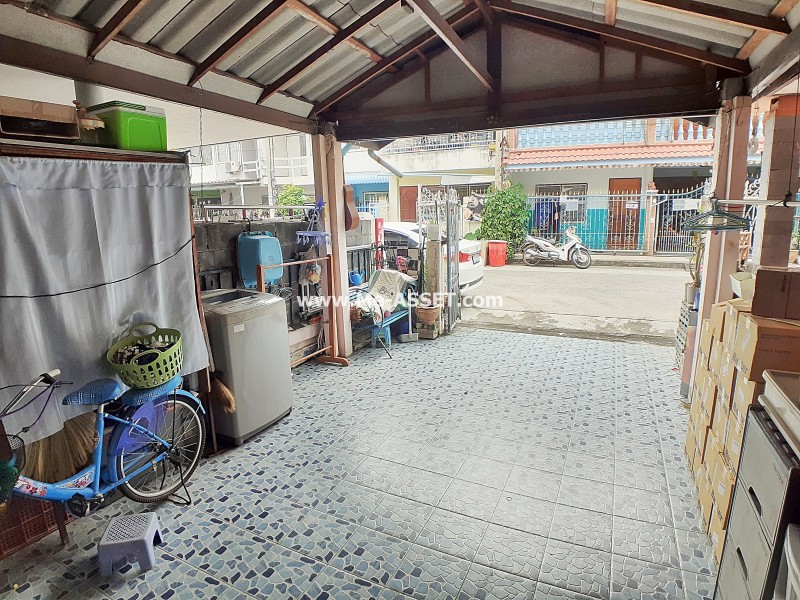 ขายทาวน์เฮ้าส์ ม.รัตนาธิเบศร์ ถ.กาญจนาภิเษก ต.บางรักพัฒนา อ.บางบัวทอง นนทบุรี หลังเซ็นทรัลเวสเกต / พื้นที่ 2 ชั้น 16 ตารางวา