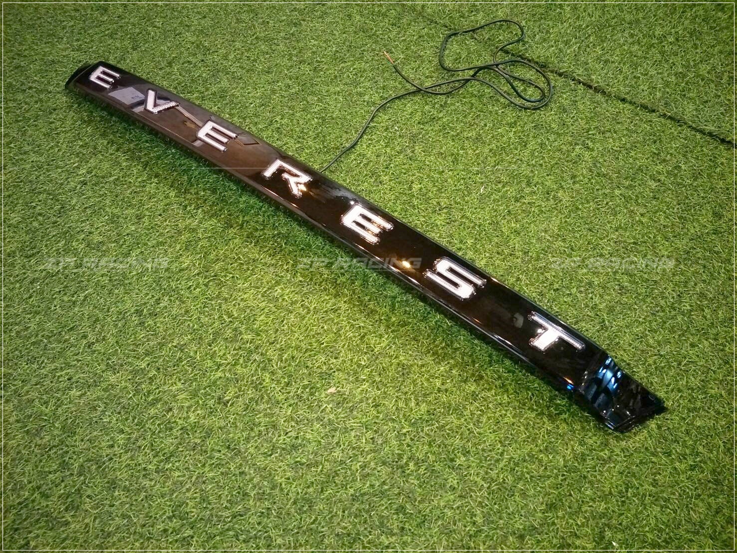 คาดฝาท้าย คาดท้าย EVEREST มีไฟ LED