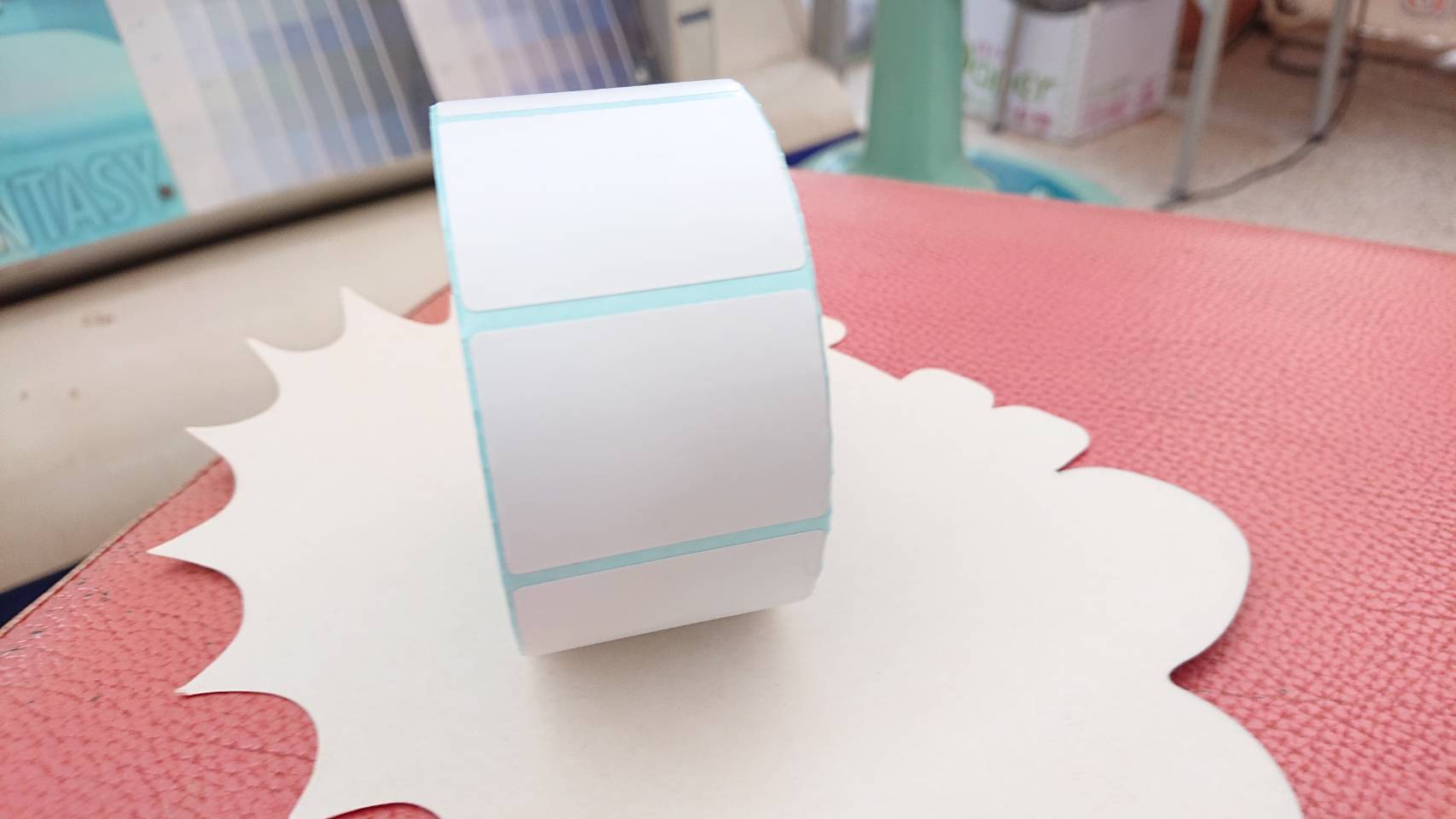 สติ๊กเกอร์บาร์โค้ดความร้อน(แนวนอน) เทอร์มอล สติ๊กเกอร์ ลาเบลม้วน ป้ายสติ๊กเกอร์ ฉลาก ฉลากการจัดส่ง สติ๊กเกอร์บาร์โค้ด กระดาษความร้อน ขนาด 40*30*800ดวง#4030800