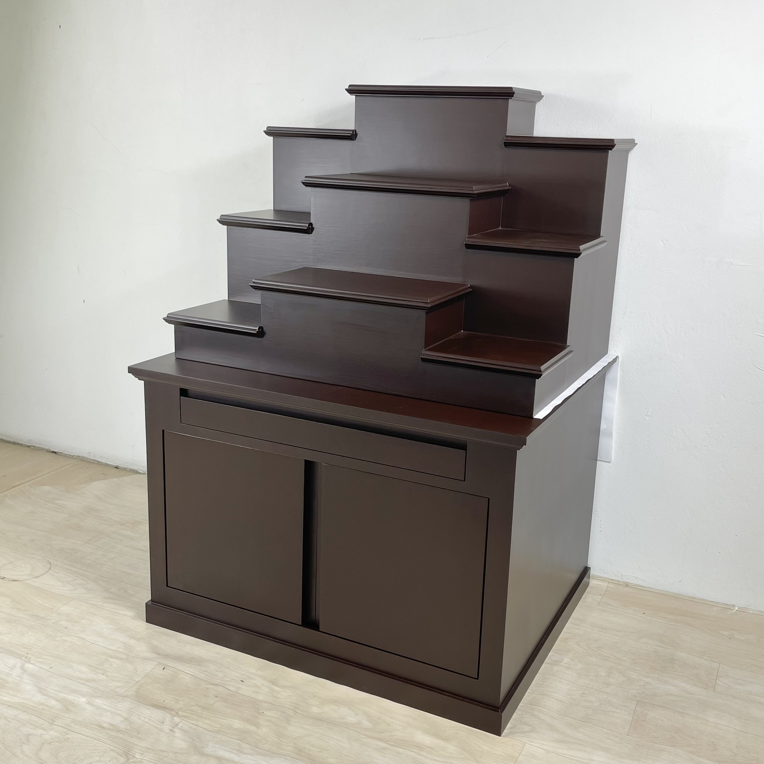 ตู้พระแบบสูง 7x8 ขั้นบันได 9 ขั้น ด้านน้ำตาล