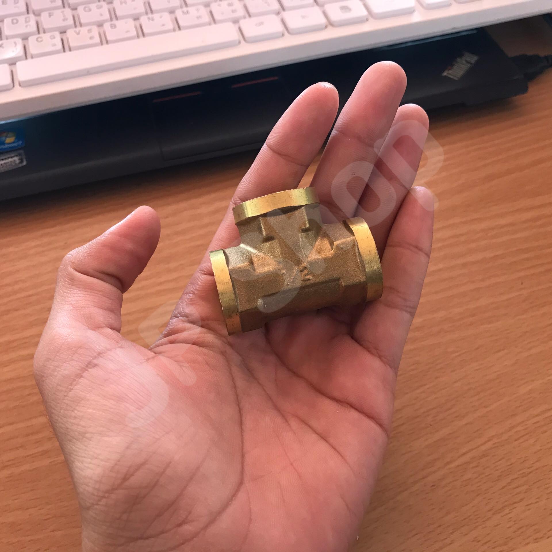 ข้อต่อสามทางทองเหลือง ขนาด 4 หุน เกลียวใน ข้อต่อ สามทาง ทองเหลือง เกลียวใน 4 หุน #0554