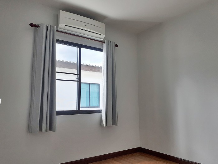 ขายทาวน์เฮ้าส์ ม.บ้านฟ้ากรีนเนอรี่ ปิ่นเกล้า สาย 5 ถ.บรมราชชนนี ต.บางเตย อ.สามพราน นครปฐม ใกล้เซ็นทรัลศาลายา / พื้นที่ 2 ชั้น 20 ตารางวา